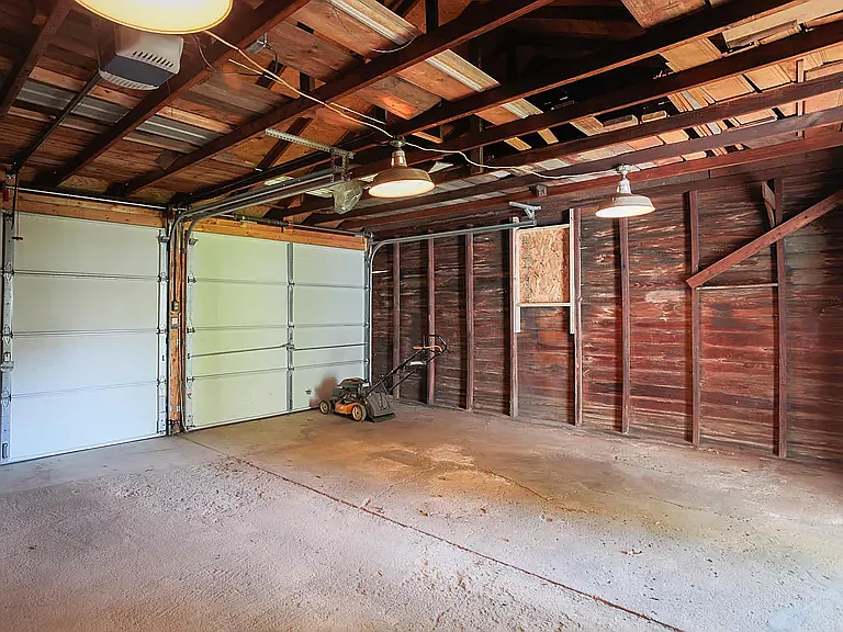 815 E Chestnut St — Photo 33