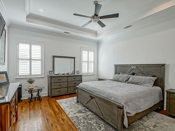 4th image of 2046 Mirabeau Ave