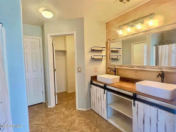5th image of 3282 W BELLE Avenue