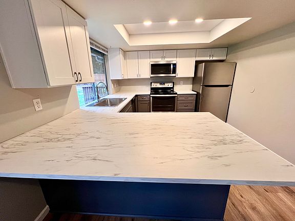 4th image of 4722 72nd St E