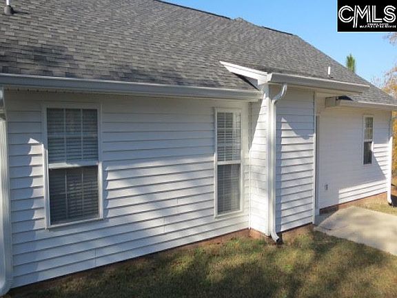 3rd image of 826 Gristina Ct