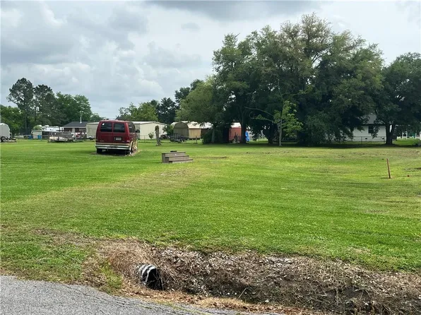 104 Luke Dr, Des Allemands, LA 70030