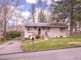 4 Milford Ln, West Milford, NJ 07480