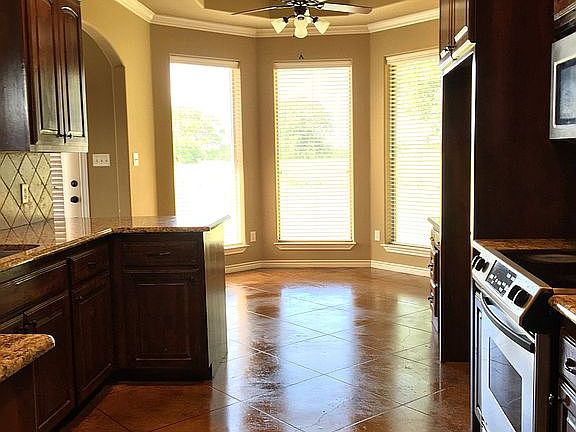 5th image of 391 Baganie Ln