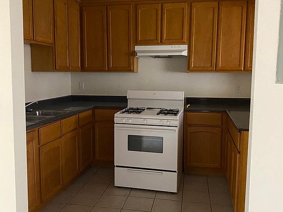 3rd image of 4310 Russell Ave #8