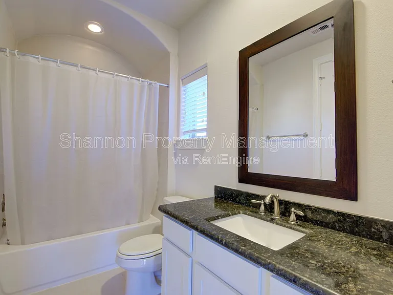 9627 Fannin Sta W — Photo 17