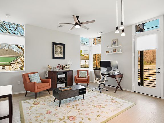 4th image of 521 N Mangum St #16
