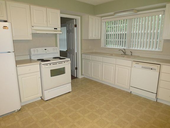 5th image of 504 Fairpoint Dr