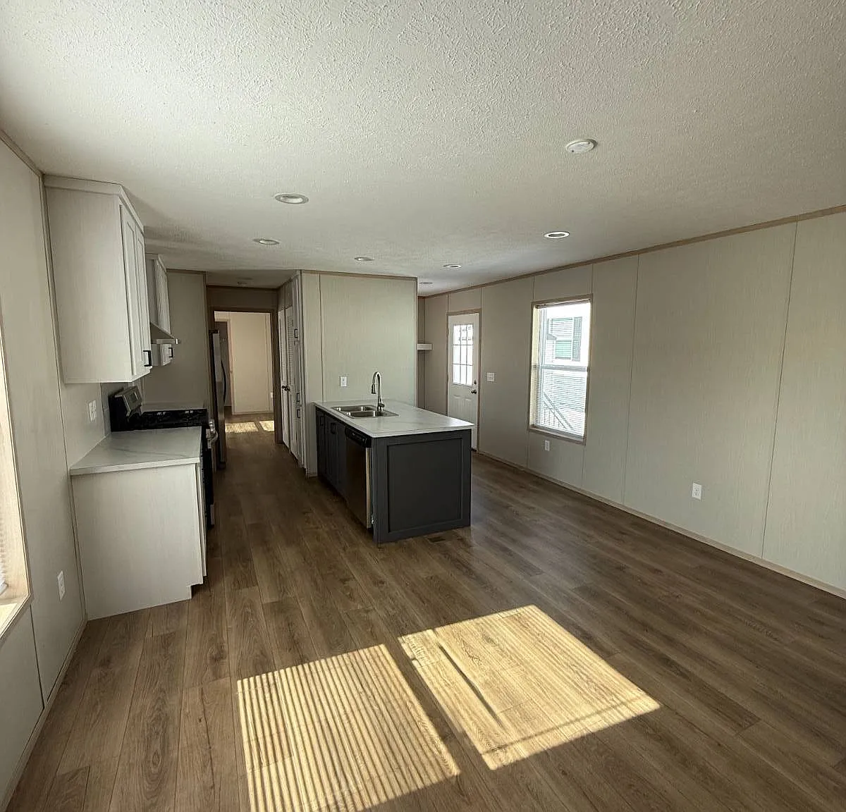2 bed, 2.0 bath, 896 sqft, $1,125 — Photo 3