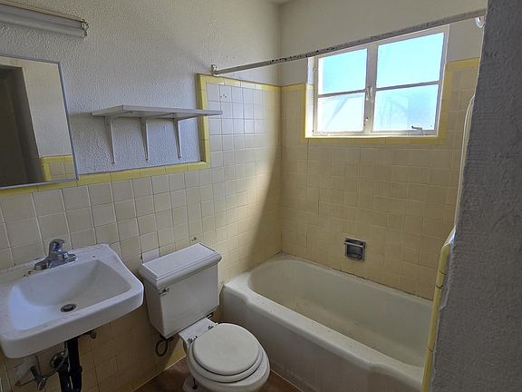 4th image of 2245 S 6th Ave #11189804