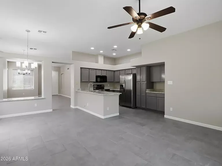 964 W Fairway Dr — Photo 10