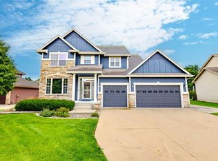 8340 Parkside Cir, West Des Moines, IA 50266