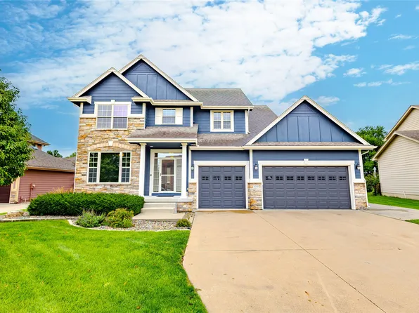 8340 Parkside Cir, West Des Moines, IA 50266