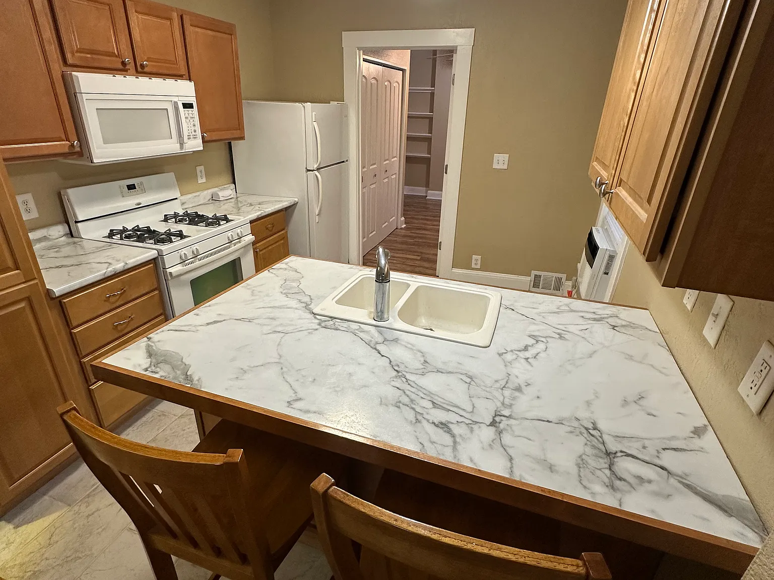 1 bed, 350 sqft, $980 — Photo 1