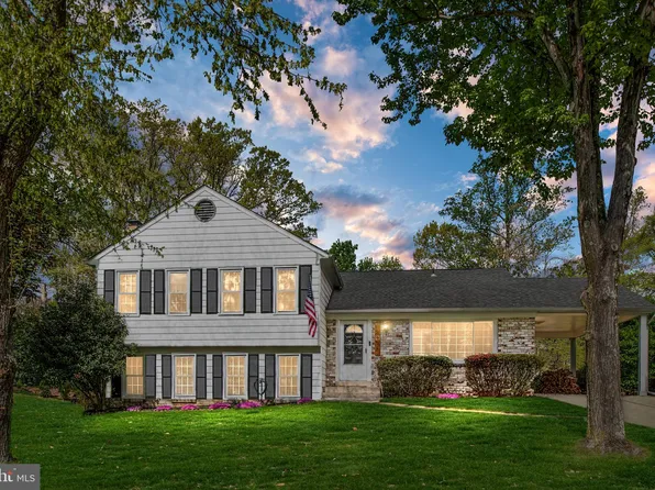 12204 Redwood Ct, Woodbridge, VA 22192