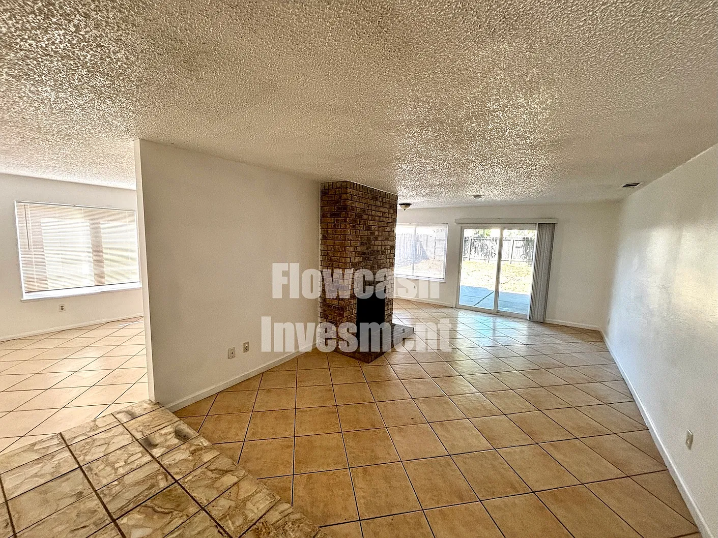 4 bed, 1430 sqft, $2,200 — Photo 4