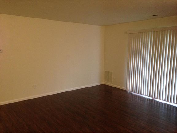 4th image of 139 Green St APT 02