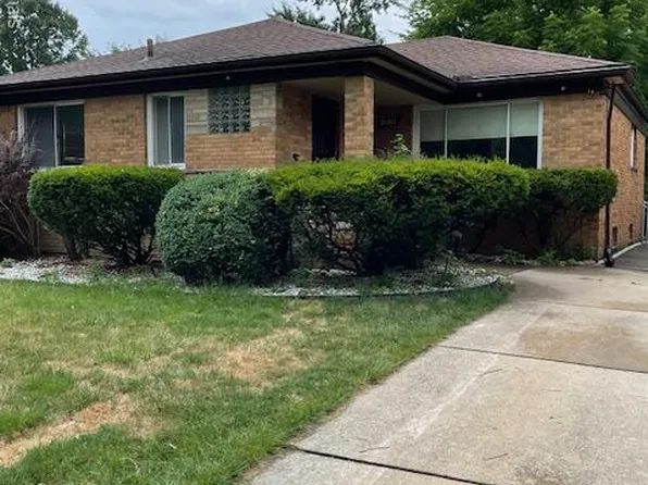 21911 Kenosha St, Oak Park, MI 48237