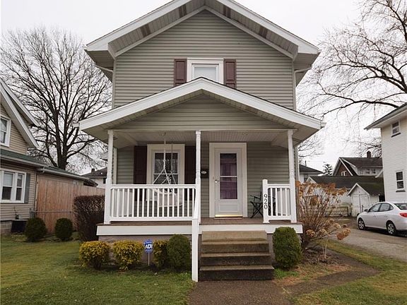 4th image of 920 10th St NE