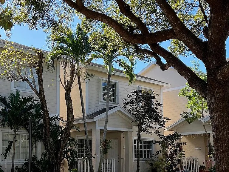 12278 SW 148th Ter — Photo 3