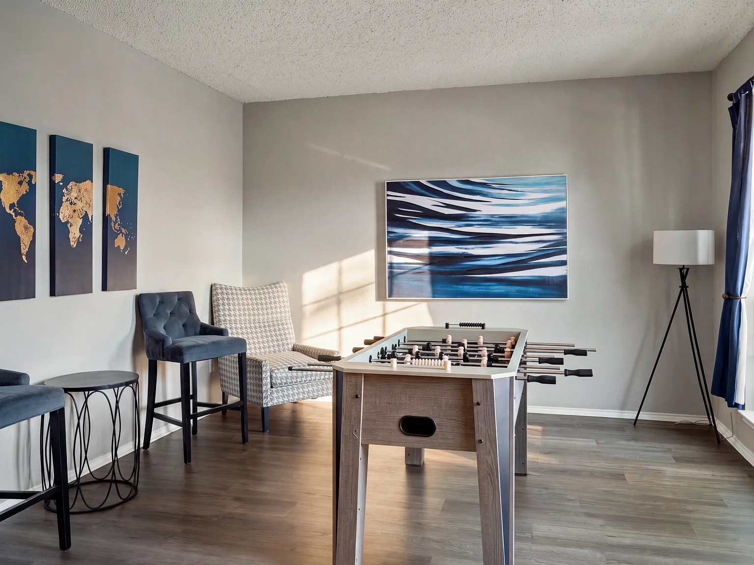 4 bed, 2.5 bath, 2479 sqft, $3,400 — Photo 4