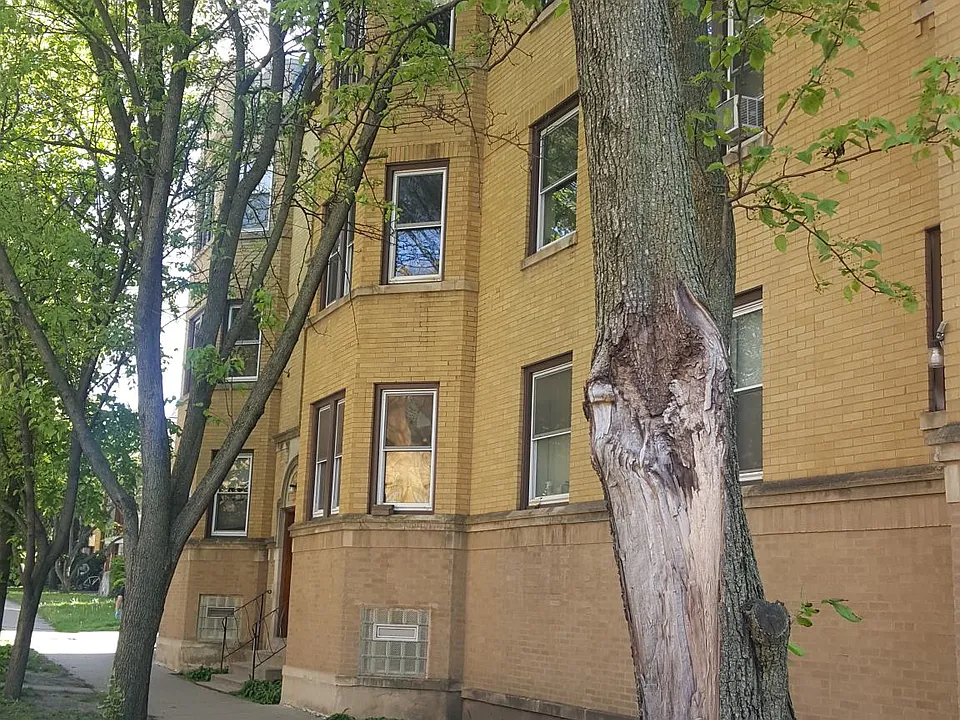 6454 N Hoyne Ave #G