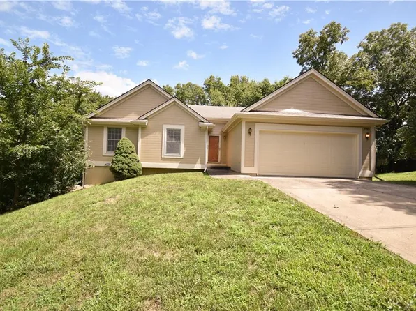 7945 N Liberty St, Kansas City, MO 64118