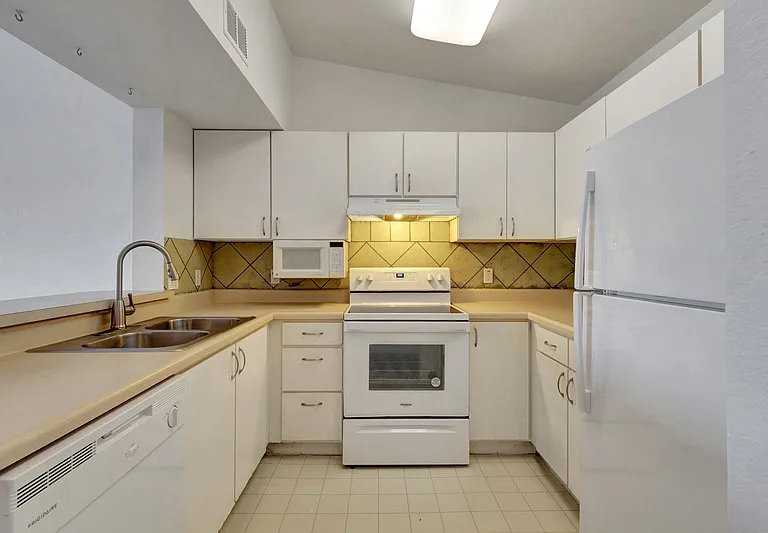 8297 Key Royal Ln #334 — Photo 3