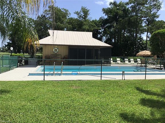 2nd image of 85 Saint Andrews Blvd #C-305