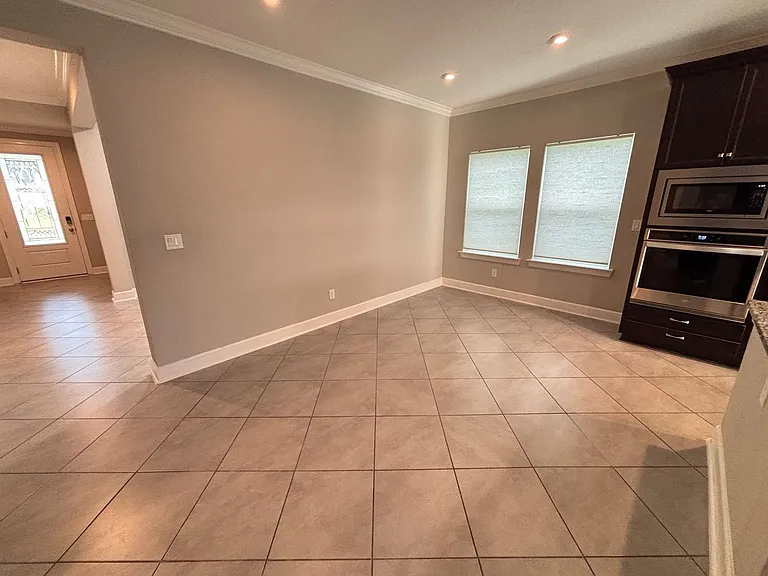 212 Willow Creek Ct — Photo 14