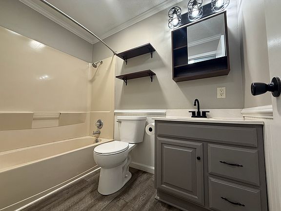 5th image of 1400 Irish Hills Ct