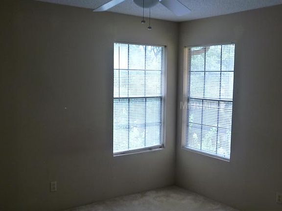 3rd image of 380 Lakepointe 302 Dr