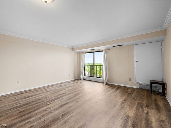 5th image of 12500 Edgewater Dr APT 1106