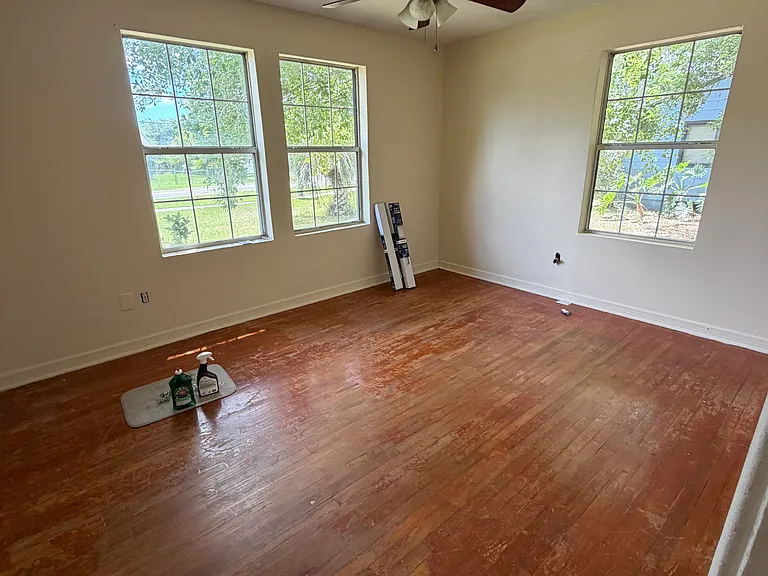 2800 Forest Blvd — Photo 2