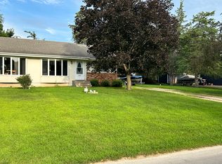 383 Queenan Ave S, Lakeland, MN 55043