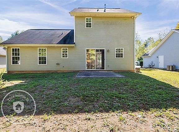 5th image of 668 Montgomery Dr