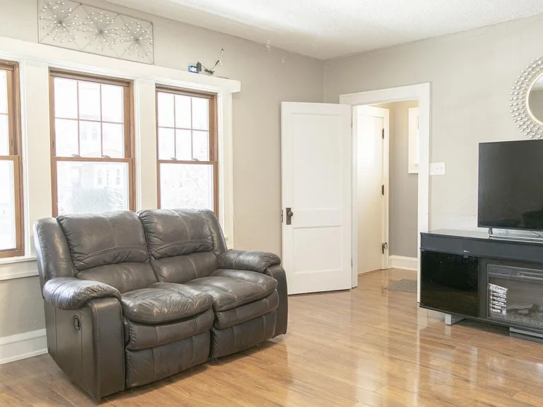3220 W Madison St — Photo 8