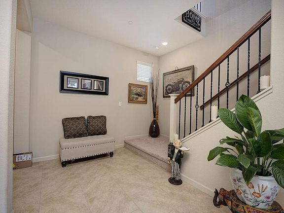 4th image of 1065 Dennington Pl