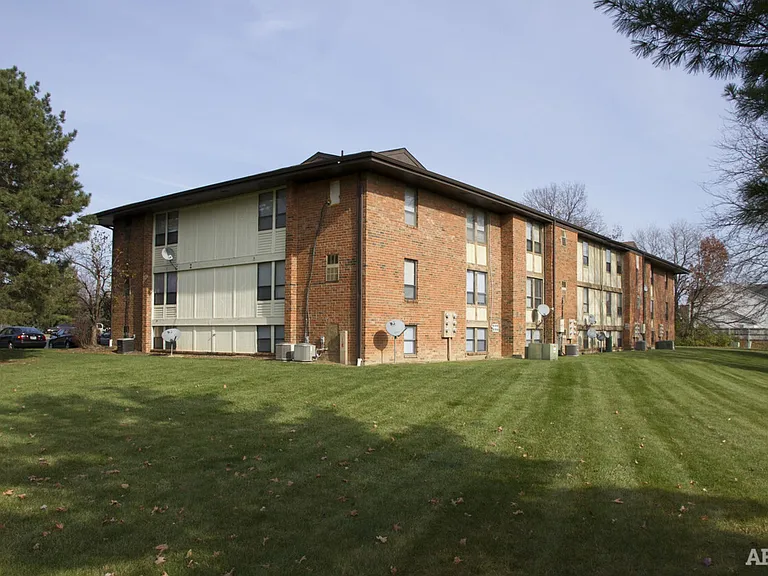 The Woodside Apartments - SPECIAL PROMOTIONS — Photo 14