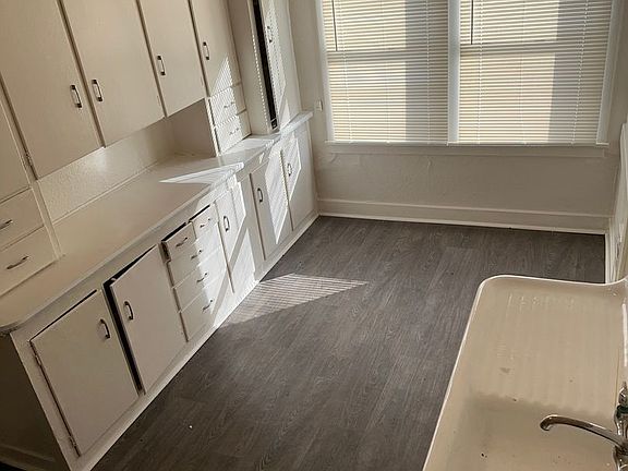 2nd image of 615 W Market St #1