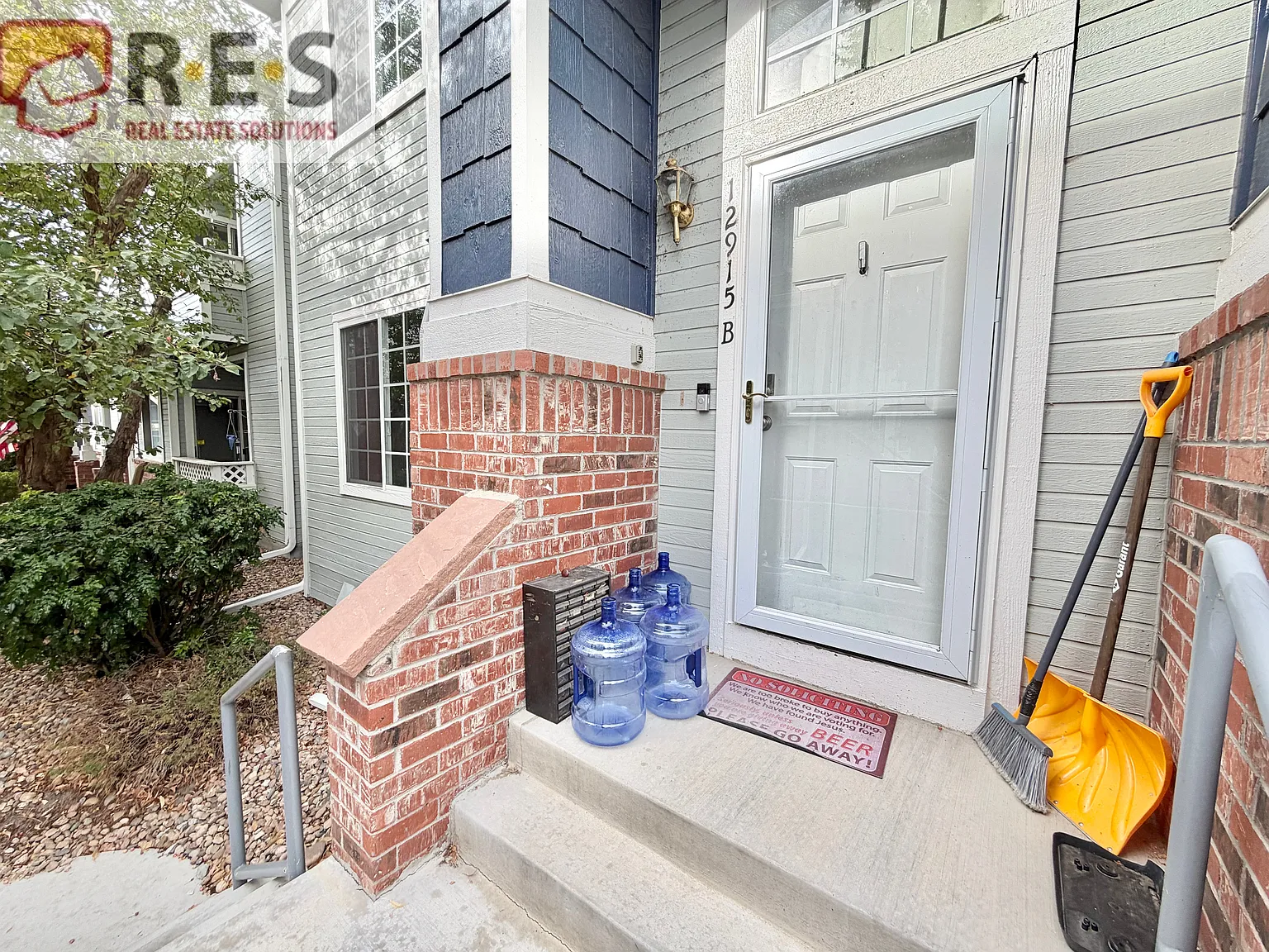 3 bed, 1294 sqft, $2,272 — Photo 2
