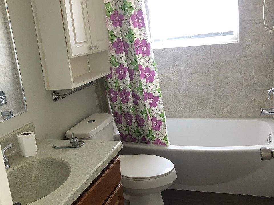 1st image of 371 Wood Creek Dr
