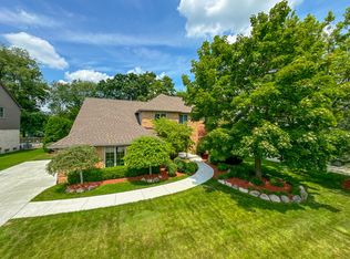 3692 Merriweather Ln, Rochester Hills, MI 48306