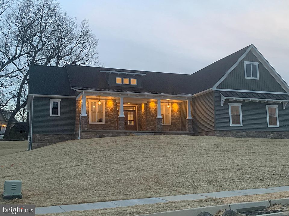 2nd image of 215 Granite Ln #36