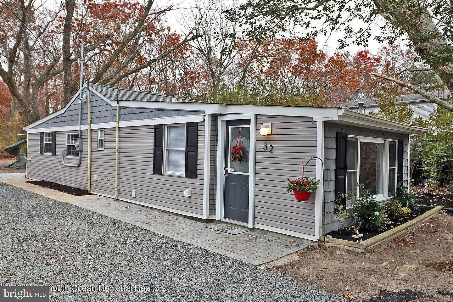 32 Bayberry Dr photo 1