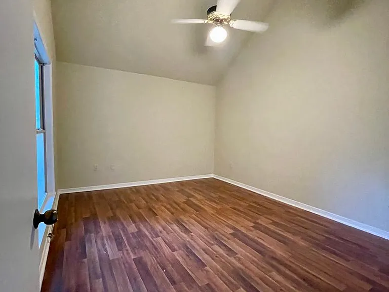 1242 Sharlo Ave #C-2 — Photo 5