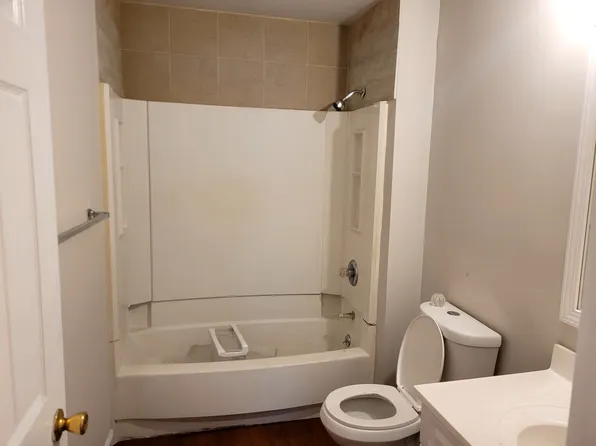 563 McChesney St, Orange, NJ 07050