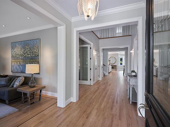 5th image of 108 Kennedy Ct