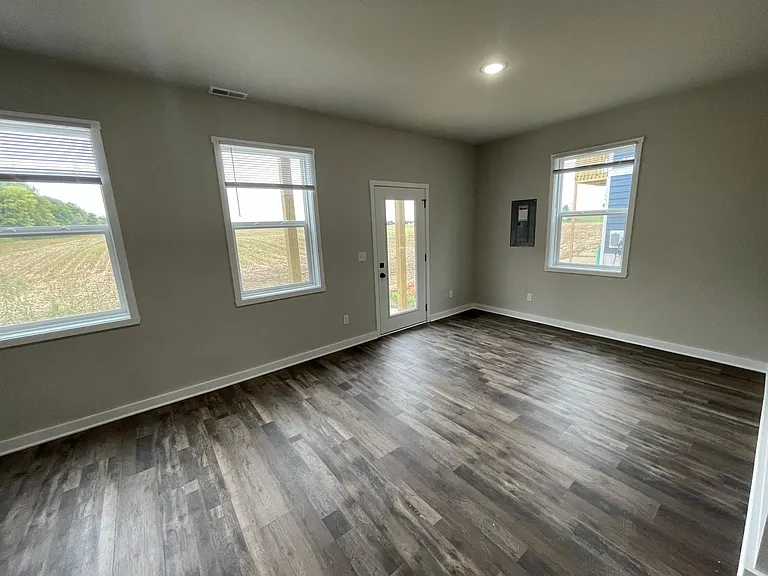 1346 S Main St — Photo 7