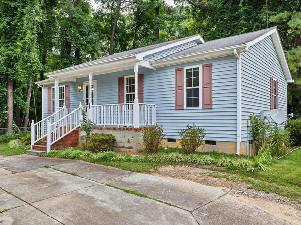 704 Barrett Woods Ct, Cary, NC 27513
